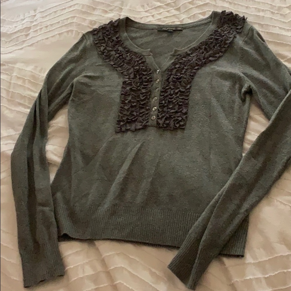 Grey sweater with ruffle